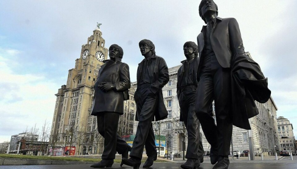 50-årigt Beatles-album brød grænser og fornyede musikken Albummet “Sgt. Pepper’s Lonely Hearts Club Band” blev skelsættende for The Beatles og musikhistorien. 1. juni fylder albummet 50 år. Her en bronzeskulptur af bandet. (Arkivfoto). Foto: Scanpix/Paul Ellis