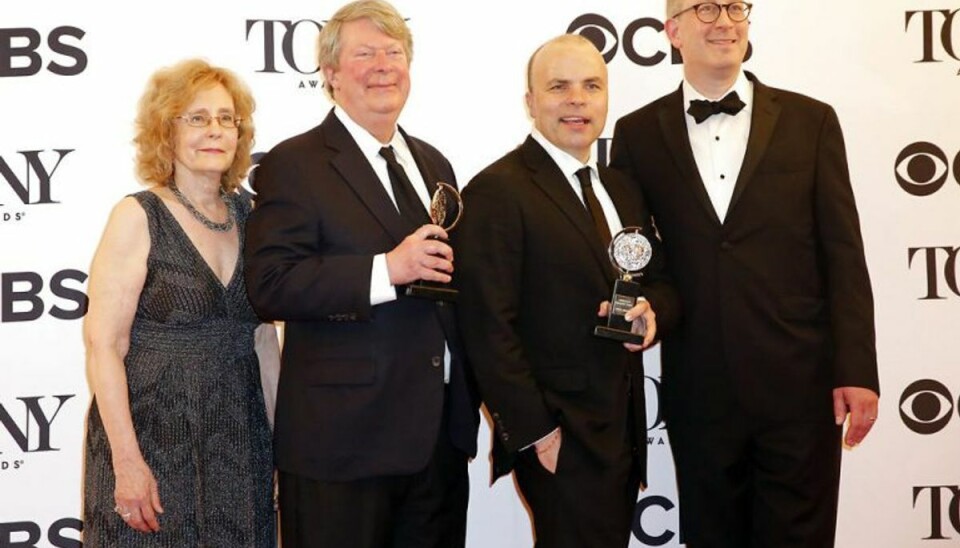 Teaterstykke om Oslo-aftalen tager toppris ved Tony Awards Michael Aronov, der spiller en israelsk diplomat i “Oslo”, vandt også en pris for bedste mandlige birolle. Foto: EDUARDO MUNOZ/Scanpix.