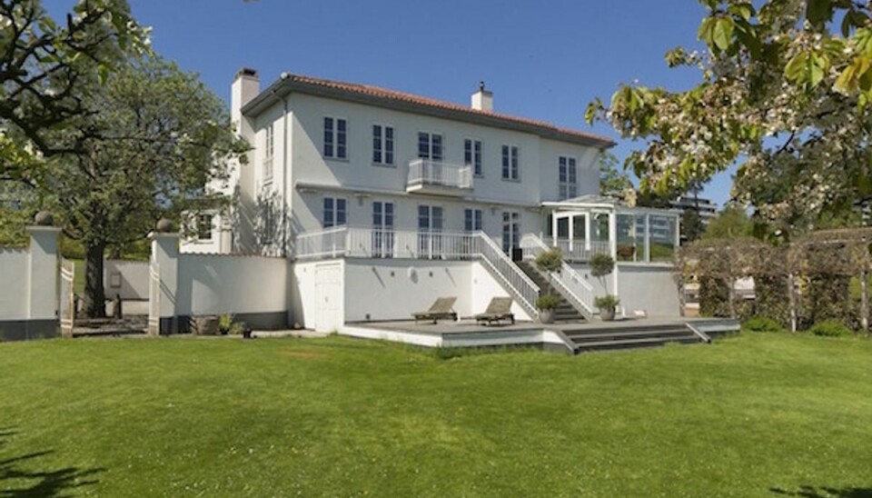 Årets dyreste villa-handel slår Laudrup-salg med millioner Den store Øresunds-ejendom er blevet solgt for hele 36 millioner kr. Foto: Home Charlottenlund.