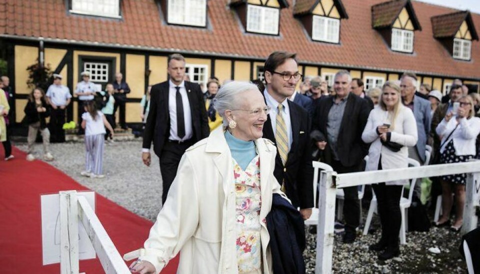 Fredag aften overværede dronning Margrethe Verdensballetten på Møllerup Gods på Djursland. Foto: Andreas Bang Kirkegaard/Scanpix.