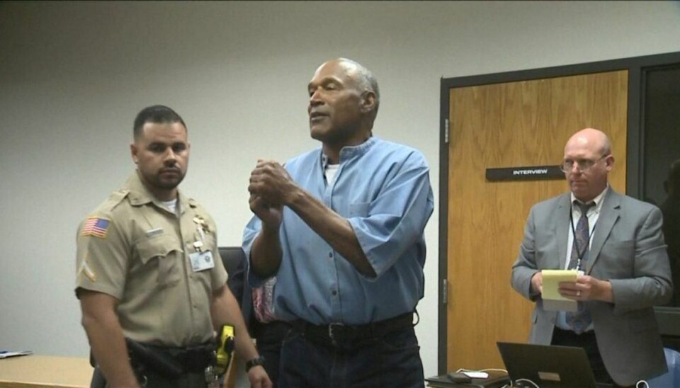O.J. Simpson kan sættes på fri fod til oktober Den tidligere fodboldstjerne O.J. Simpson, der har siddet fængslet i knap ni år for væbnet røveriforsøg, kan prøveløslades til oktober. Foto: Ritzau.