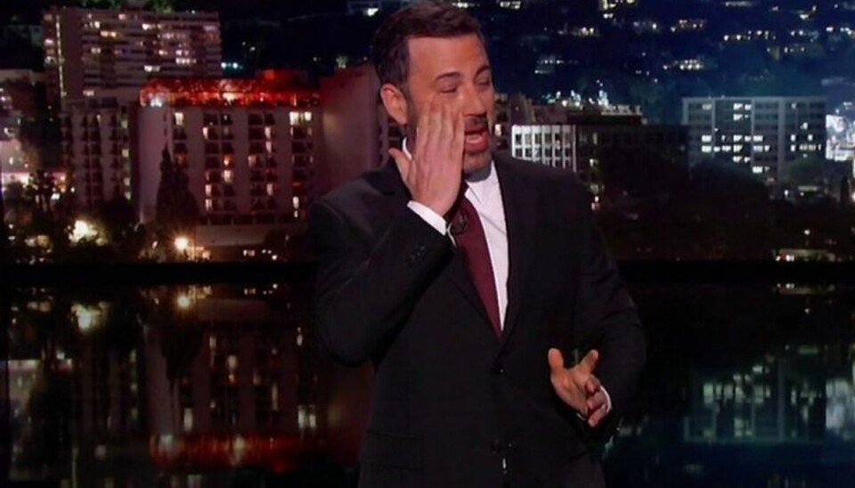 Tv-vært kæmper for sygesikring: Græd på skærmen Efter Jimmy Kimmel græd på skærmen, fik han et brev af Obama med tak for hjælpen. Foto: ABC/Scanpix (Arkivfoto)