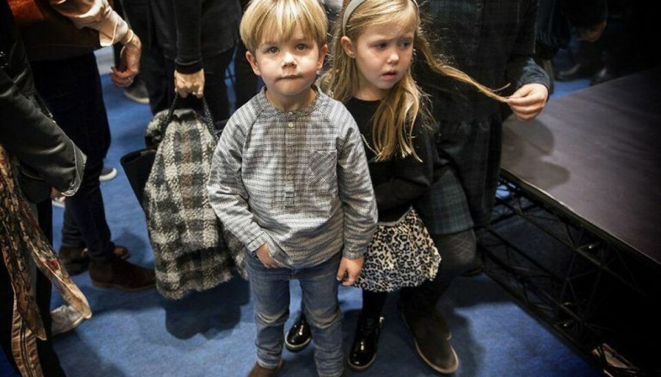 Tre royale rollinger tager hul på livet som skolebørn Tre royale rollinger tager hul på livet som skolebørn. I løbet af de kommende otte dage begynder prinsesse Josephine, prins Vincent og prinsesse Athena i skole. Foto: Nils Meilvang/Scanpix (Arkivfoto)