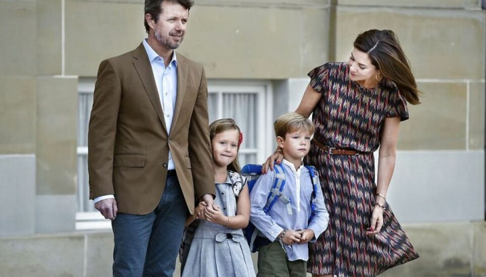 Første skoledag: Royale tvillinger er parate
