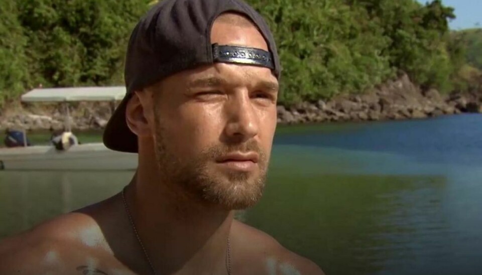 Skandale i Robinson: Tre deltagere snyder Mathias Lynge (2016) og Michael Backer (2013) samt en af årets nye deltagere, Andreas, tager ufine metoder i brug for at få stillet sulten. Foto: TV3.