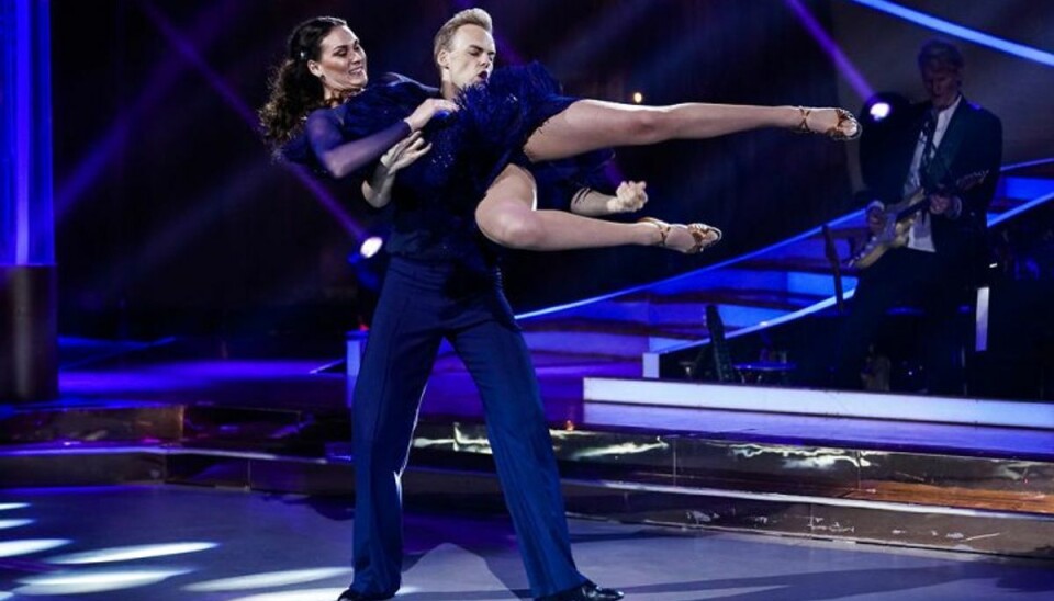Så sluttede danse-festen for Mie Svømmer Mie Østergaard Nielsen og Mads Vad dansede fredag for sidste gang i dette års Vild med Dans. Foto: Martin Sylvest/ Scanpix.