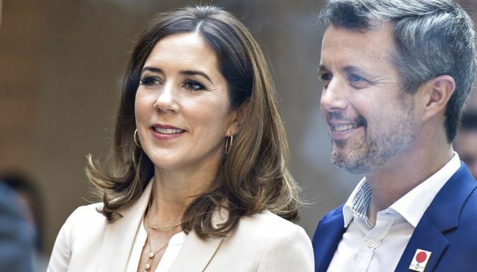 Mary om sin mand: -Nogle gange er han for nem Kronprinsesse Mary og kronprins Frederik er enige om, at det er deres forskelligheder, som gør dem til et godt forældrepar for deres fire børn. Foto: Henning Bagger/Scanpix