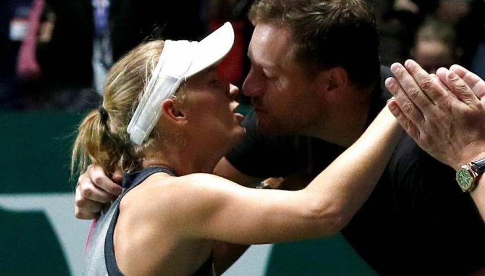 David Lee får nu rigelig mulighed for at følge Caroline Wozniacki rundt på ATP-touren. Søndag annoncerede han sin pension som professional basketball-spiller. Foto: EDGAR SU/Scanpix