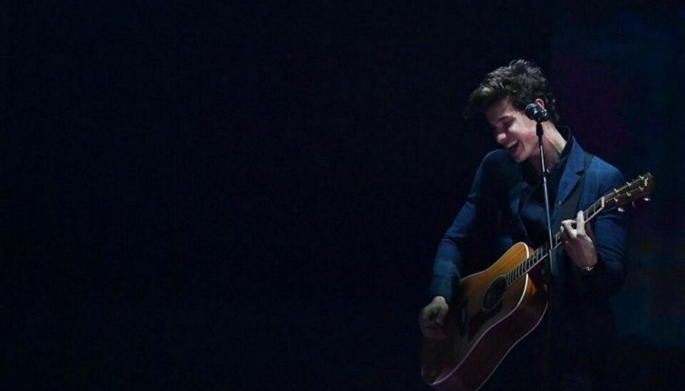 Shawn Mendes optræder her ved MTV Europe Music Awards, der blev afviklet på Wembley Arena i London. Foto: Ben Stansall/Scnapix