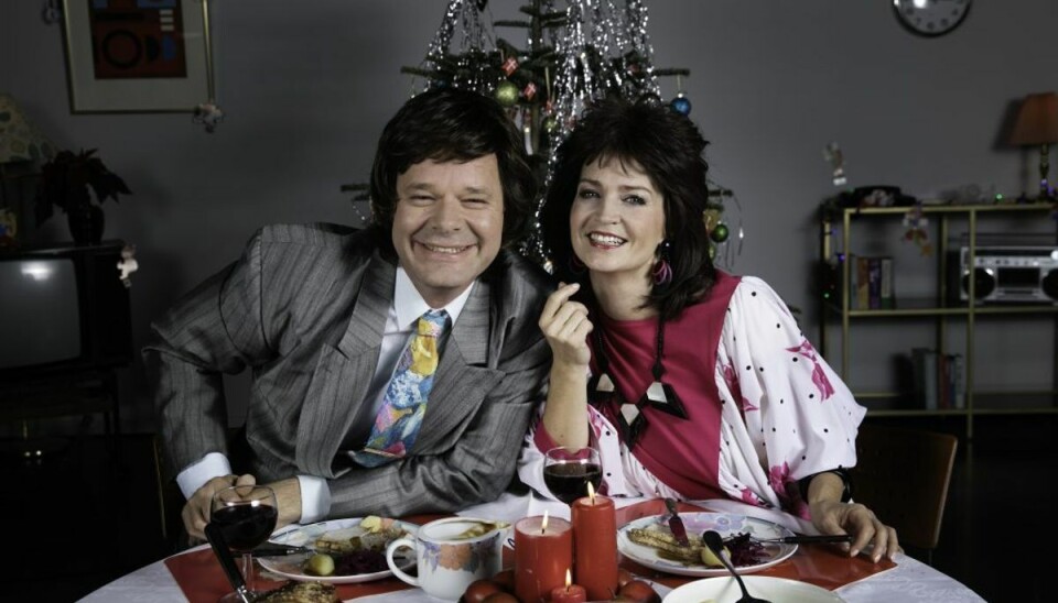 Her er værterne til stort juleshow Jacob Riising og Annette Heick er værter på “DR’s Store Juleshow” i december, hvor de blandt andet tager seerne med en tur til jul i 80’erne. Foto: Bjarne Bergius Hermansen/DR.