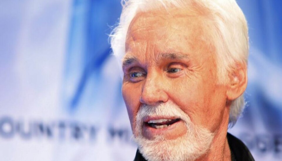 Sangeren bag stribevis af hits er syg: Aflyser turné Kenny Rogers sin sidste turné. Han kæmper med helbredet. Foto: Eric Henderson/Scanpix (Arkivfoto)