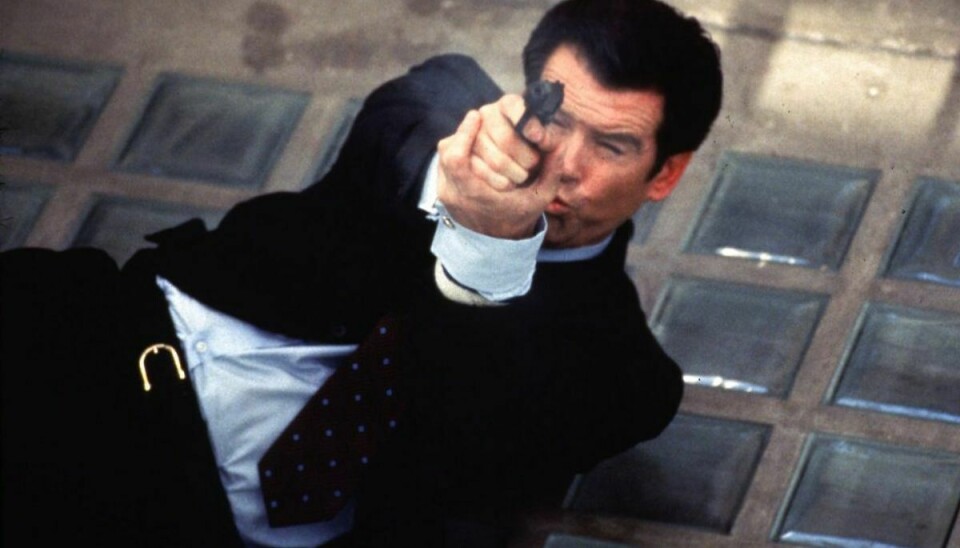 Pierce Brosnan var James Bond i fire fine film – her er det “Tomorrow Never Dies”, som var hans anden aktion som agenten. Arkivfoto: Keith Hamshere/Scanpix