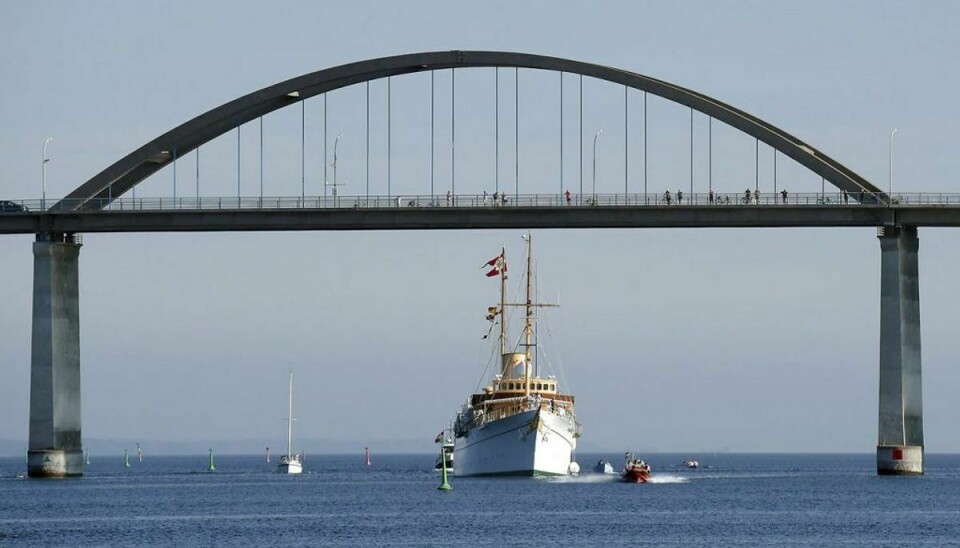 I sommerperioden kan man se Kongeskibet Dannebrog sejle rundt i landet. Foto: Henning Bagger/Scanpix.