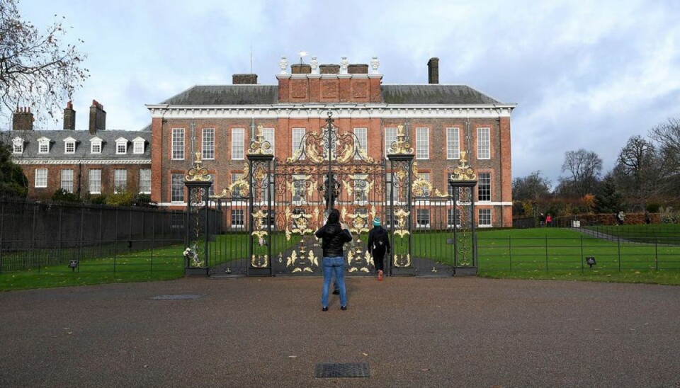 Kensington Palace er et kongeligt kollektiv – sådan da. KLIK PÅ BILLEDET OG SE ALLE DE ROYALE FAMILIE-MEDLEMMER, DER BOR PÅ SLOTTET. Arkivfoto: Toby Melville/Scanpix Kensington Palace er et kongeligt kollektiv – sådan da. KLIK PÅ BILLEDET OG SE ALLE DE ROYALE FAMILIE-MEDLEMMER, DER BOR PÅ SLOTTET. Arkivfoto: Toby Melville/Scanpix