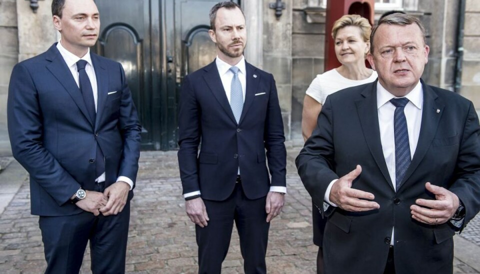 Dansk minister afslører: Er både til mænd og kvinder Tommy Ahlers (tv) blev den 2. maj præsenteret som ny minister sammen med Jakob Ellemann-Jensen og Eva Kjer Hansen. I forgrunden statsminister Lars Løkke Rasmussen. (Foto: Mads Claus Rasmussen/Scanpix)