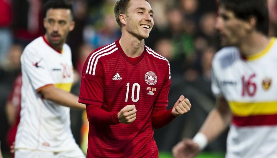 Se billedet: Christian Eriksen viser sin nyfødte søn frem Christan Eriksen viser nu sin nyfødte søn frem. Arkivfoto.