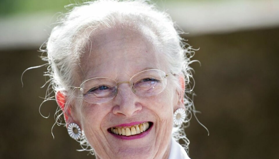 Dronningen er dannet, men hvad har Margrethe af uddannelse? Dronning Margrethe har ingen “rigtig” uddannelse. Men hun er dog student. Foto: Scanpix/Fred Lancelot.