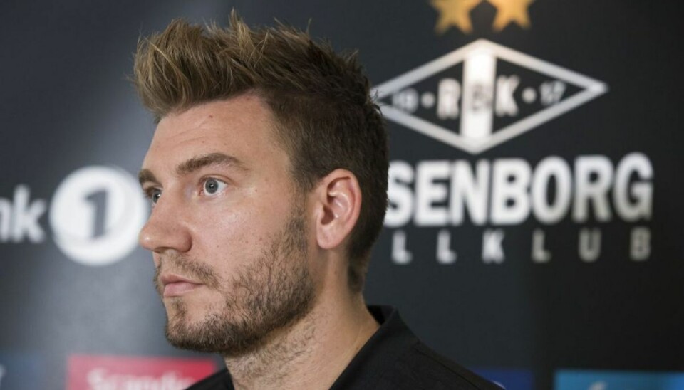 Medie: Taxachauffør i Bendtner-sag er også sigtet Nicklas Bendtner holdt efter episoden pressemøde i sin norske klub Rosenbprg. Foto: Pedersen, Terje/Ritzau Scanpix)