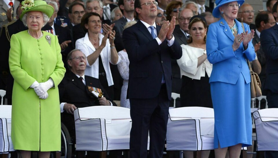 Dronning Elizabeth har i tidens løb haft travlt. Her mødes hun blandt andet med den tidligere franske præsident Francois Hollande og danske dronning Margrethe. Foto: Scanpix