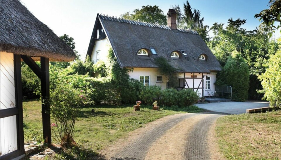 Smukt og idyllisk er det, Tommy Kenters hus, der nu er sat til salg. Foto: Ejendomsmæglerfirmaet Jesper Nielsen. Smukt og idyllisk er det, Tommy Kenters hus, der nu er sat til salg. Foto: Ejendomsmæglerfirmaet Jesper Nielsen.