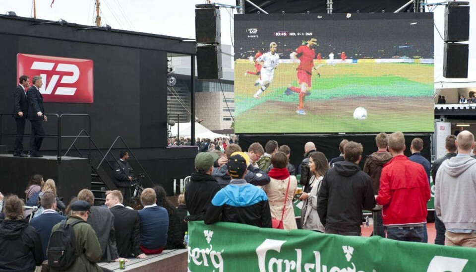 EM Fodbold: Her er der folkefest TV 2s EM-fodbold-event på Kvæsthusmolen i København 2012. Foto: Ebbe Rosendahl / TV 2.