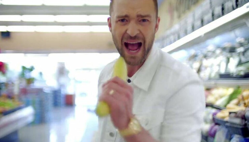 Chokeret Timberlake får lussing af fan Justin Timberlake får pludseligt en lussing på højre side af hovedet. Foto: Scanpix.