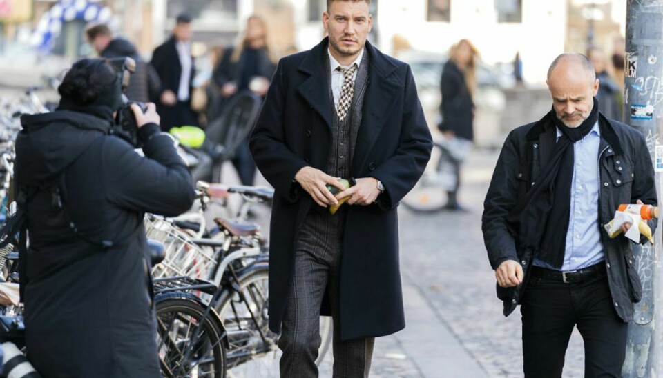 Nicklas Bendtner og advokat Anders Nemeth ved Københavns Byret, fredag den 2. november 2018. Foto: Scanpix