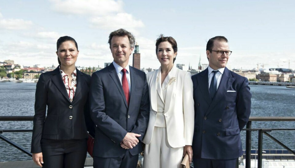 Det danske og svenske kronprins- og kronprinsessepar ses her i Sverige. KLIK VIDERE OG SE FLERE BILLEDER AF KRONPRINSESSEN. Foto: Scanpix