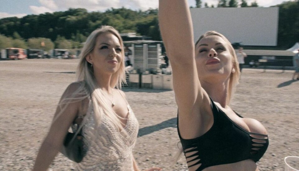 Besat af bad boys: Se Mariyah og Heidi i vild dans