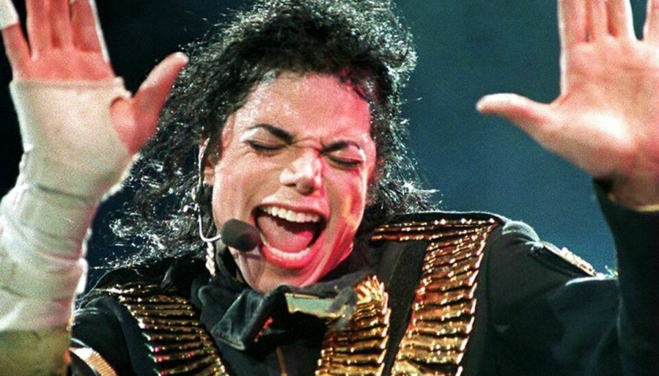 Michael Jackson anklages posthumt for overgreb i ny kontroversiel dokumentar. Det har fået radiostationer til at drage forhastede konklusioner. Arkivfoto: Scanpix