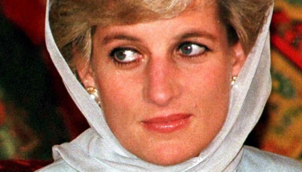 Prinsesse Dianas bedstemor baronesse af fermoy Ruth Roche var god veninde med dronning Elizabeth. Hun var faktisk hendes personlige assistent og var med til at organisere mange af de royale fester. Klik videre for flere sjove facts. Foto: Scanpix Prinsesse Dianas bedstemor baronesse af fermoy Ruth Roche var god veninde med dronning Elizabeth. Hun var faktisk hendes personlige assistent og var med til at organisere mange af de royale fester. Klik videre for flere sjove facts. Foto: Scanpix