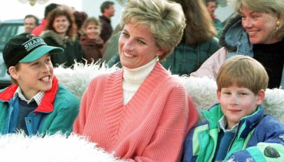 Prinsesse Diana gjorde det til en dyd at give sine sønner så normal en opdragelse som muligt. Klik videre i galleriet for flere billeder. Foto: Scanpix/Werner Nosko REUTERS Prinsesse Diana gjorde det til en dyd at give sine sønner så normal en opdragelse som muligt. Klik videre i galleriet for flere billeder. Foto: Scanpix/Werner Nosko REUTERS