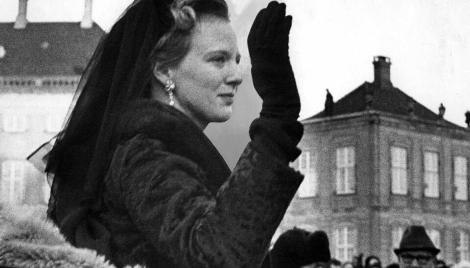 Dronning Margrethe fortæller i et nyt interview, hvordan det var i dagene, hvor hendes far blev syg og døde. Klik videre for flere billeder. Foto: Scanpix Dronning Margrethe fortæller i et nyt interview, hvordan det var i dagene, hvor hendes far blev syg og døde. Klik videre for flere billeder. Foto: Scanpix