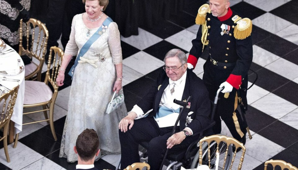 Dronning Anne-Marie og kong Konstantin ankommer til gallataffel på Christiansborg Slot i anledning af kronprinsens 50 års fødselsdag, lørdag den 26. maj 2018. Fredag fylder hun 73 år. (Foto: Henning Bagger/Ritzau Scanpix)