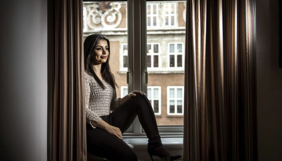 Anmeldere: Sara Omars anden bog er grum og nødvendig