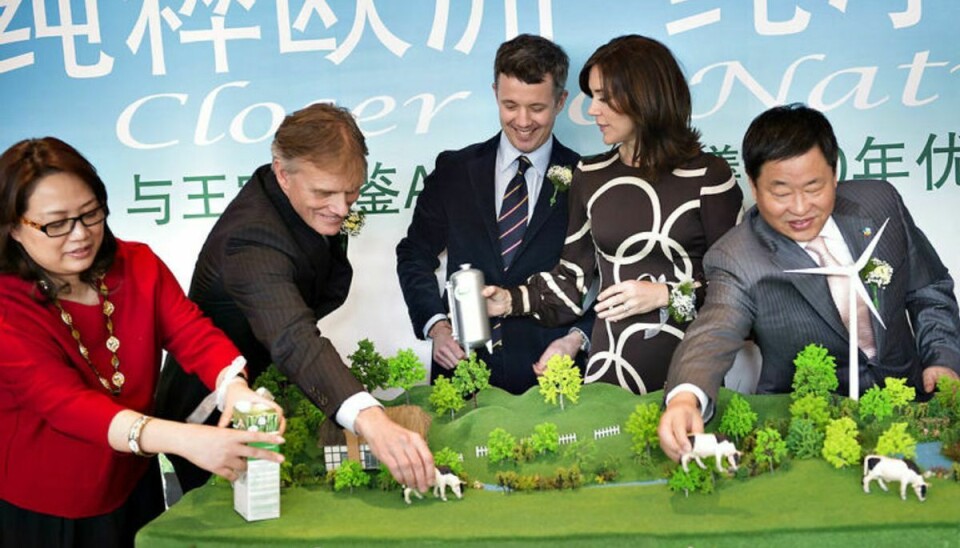 Kronprins Frederik og Kronprinsesse Mary vil støtte de danske mejeriprodukter og Arlas aktiviteter i Kina. KLIK VIDERE OG SE KRONPRINSENS MANGE SPÆNDENDE BESØG TIL KINA. Foto: Scanpix