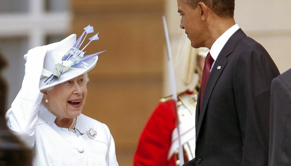 Britain’s Queen Elizabeth (L) holds her hat in the wind as she speaks with U.S. President Barack Obama at Buckingham Palace in London May 24, 2011. Obama received a royal 41-gun salute at Buckingham Palace Tuesday to begin a two-day state visit aimed at ensuring the United States and Britain keep the “special” in their relationship. The royal family, who just last month enthralled the world with a wedding for Prince William and Catherine, Duchess of Cambridge, gave Obama and his wife Michelle a taste of carefully choreographed pomp and pageantry. REUTERS/Murray Sanders/Pool (BRITAIN – Tags: POLITICS ROYALS SOCIETY) Britain’s Queen Elizabeth (L) holds her hat in the wind as she speaks with U.S. President Barack Obama at Buckingham Palace in London May 24, 2011. Obama received a royal 41-gun salute at Buckingham Palace Tuesday to begin a two-day state visit aimed at ensuring the United States and Britain keep the “special” in their relationship. The royal family, who just last month enthralled the world with a wedding for Prince William and Catherine, Duchess of Cambridge, gave Obama and his wife Michelle a taste of carefully choreographed pomp and pageantry. REUTERS/Murray Sanders/Pool (BRITAIN – Tags: POLITICS ROYALS SOCIETY)