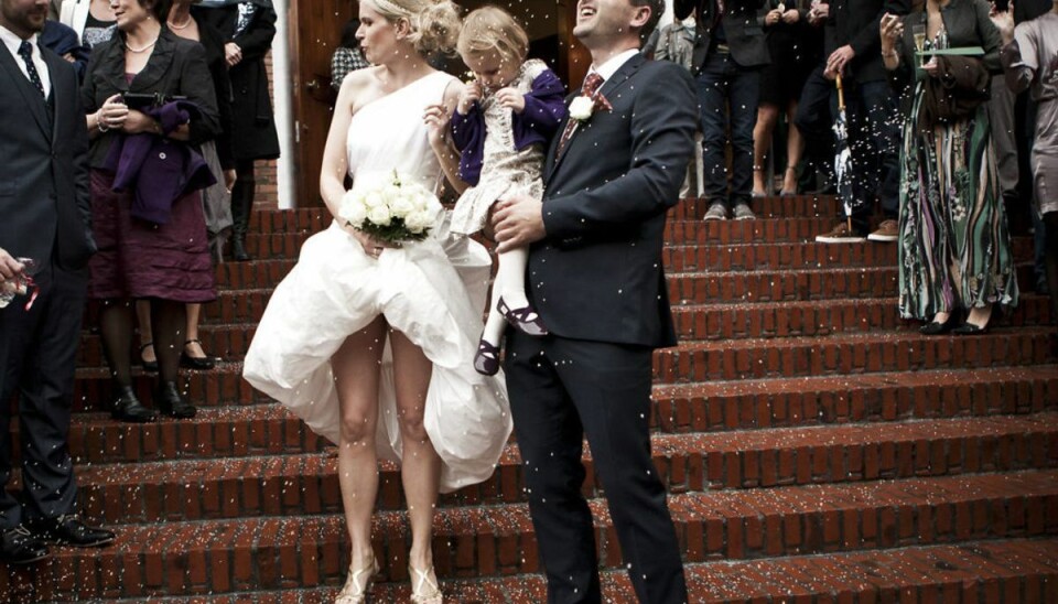 Kendt værtinde går fra manden – igen Heidi Frederikke og Anders Sigdals bryllup i 2012. Nu er kærligheden brast. Foto: Scanpix