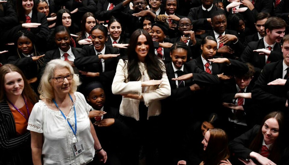 Meghan fejrede kvindernes internationale kampdag med eleverne på Robert Clack School i Dagenham. KLIK VIDERE OG SE FLERE BILLEDER. Foto: Ben Stansall/Pool via REUTERS