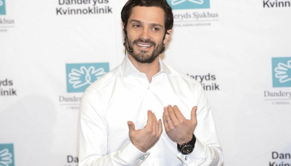 Prins Carl Philip lavede en ‘albue-hilsen’