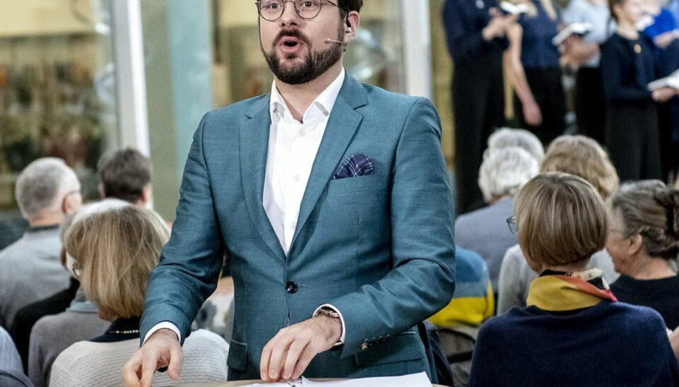 Sådan tackler Phillip Faber karantænen Phillip Faber synger og spiller i danskernes fjernsyn under krisen. Her fortæller han, hvordan han håndterer den. Foto: Morten Pape/Scanpix.