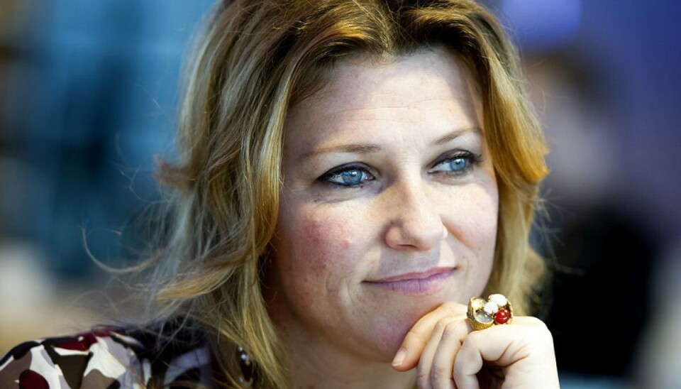 Prinsesse og kæresten reagerer på politivold