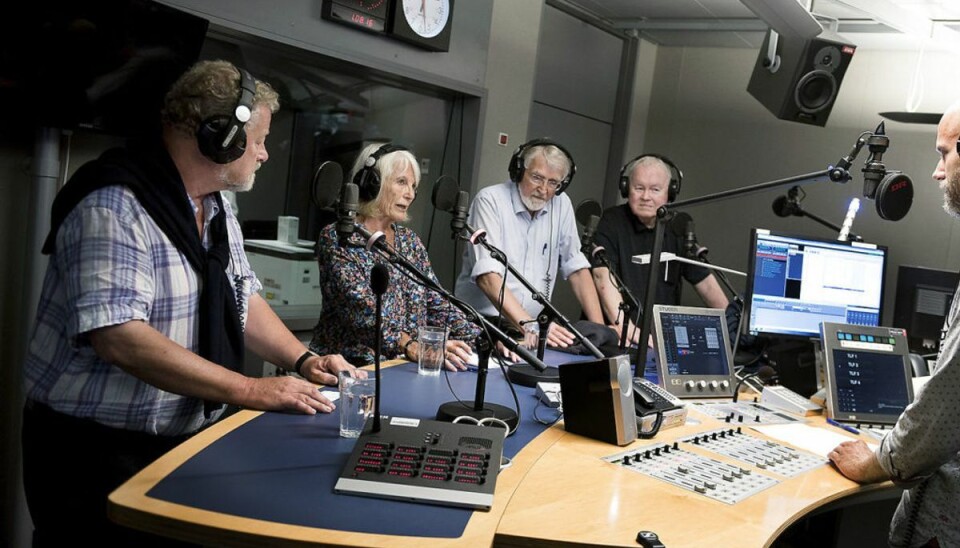 Stor stemme tavs: DR-legende død Kai Selliken, Janie Strüwing, Palle Hermund, Ole Meisner ved Radioavisens 90 års fødselsdag. Foto: Scanpix
