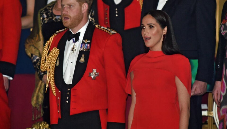 Harry og Meghan gradbøjer aftale med dronningen