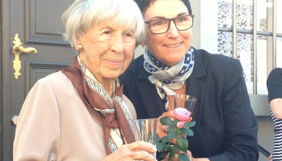 Lise Nørgaard var med, da Korsbæk blev afsløret for offentligheden. Foto: Roses Forever. Lise Nørgaard var med, da Korsbæk blev afsløret for offentligheden. Foto: Roses Forever.