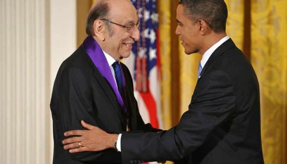 Milton Glaser modtog i 2009 National Medal of Arts. Foto: Mandel NGAN / AFP