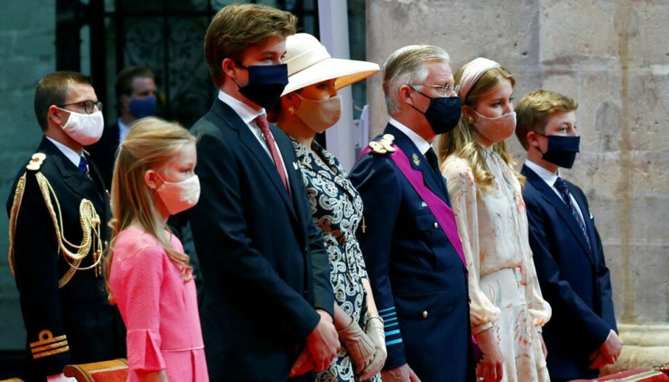 Den kongelige familie ved mindehøjtidelighede for belgiens corona-ofre. Fra venstre er det prinsesse Eleonore, prins Gabriel, dronning Mathile, kong Philippe, kronprinsesse Elisabeth og prins Emmanuel. Klik videre i galleriet for flere billeder. Foto: Scanpix/REUTERS/Francois Lenoir