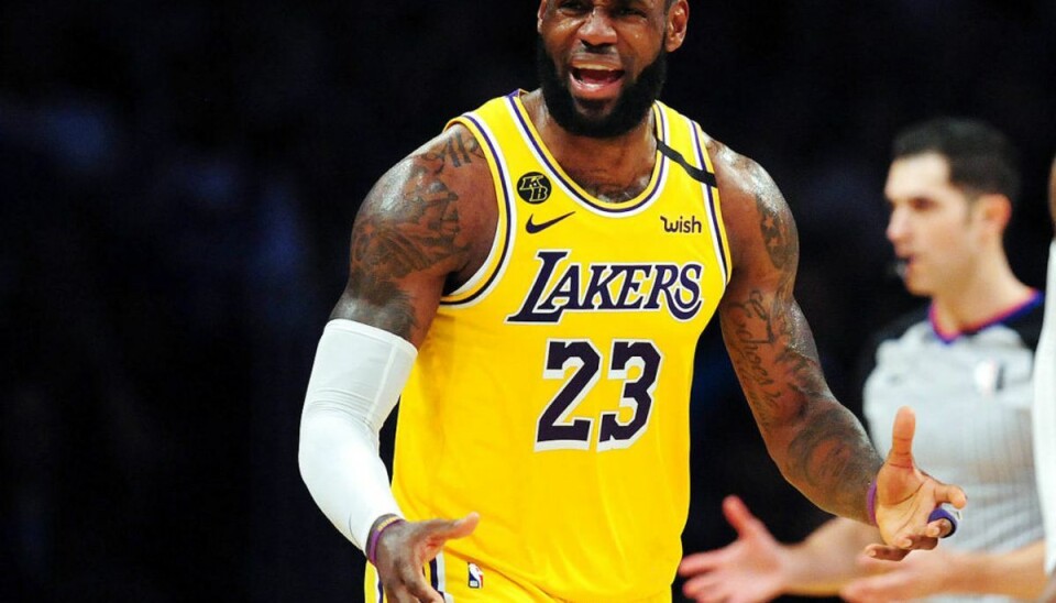 LeBron James, som vi bedst kender ham, i aktion for Los Angeles Lakers på basketball-banen. Men også udenfor banen har han stor succes og mange jern i ilden. Klik videre i galleriet for flere billeder. Foto: Scanpix/Gary A. Vasquez-USA TODAY Sports