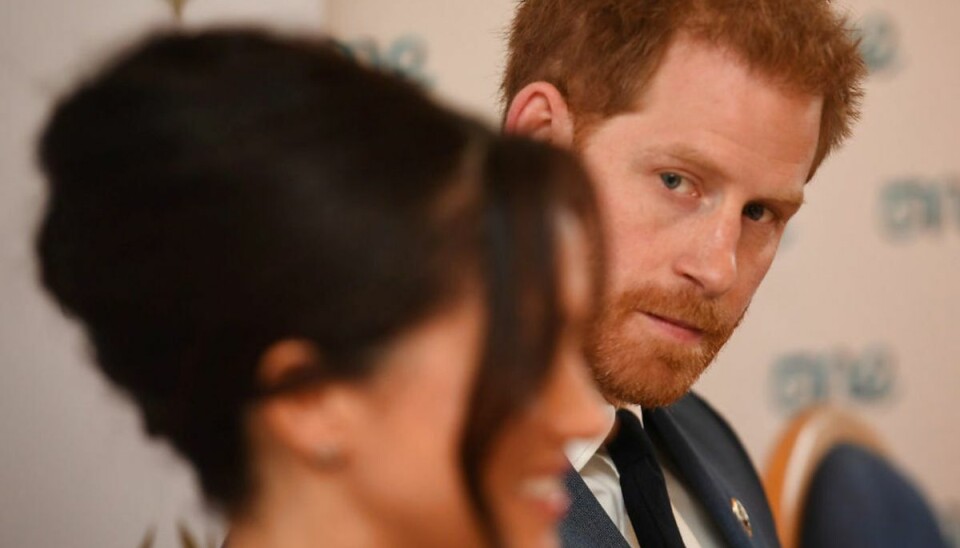 Prins Harry gik bag Meghans ryg
