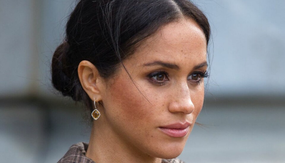 Syngende lussing til Meghan